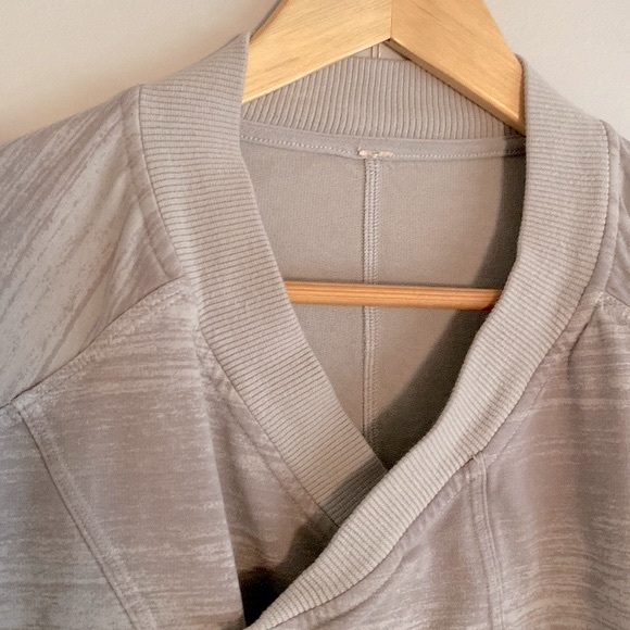 Lululemon Mula Bundle wrap Coat jacket  zip up size 6 grey - Picture 8 of 16